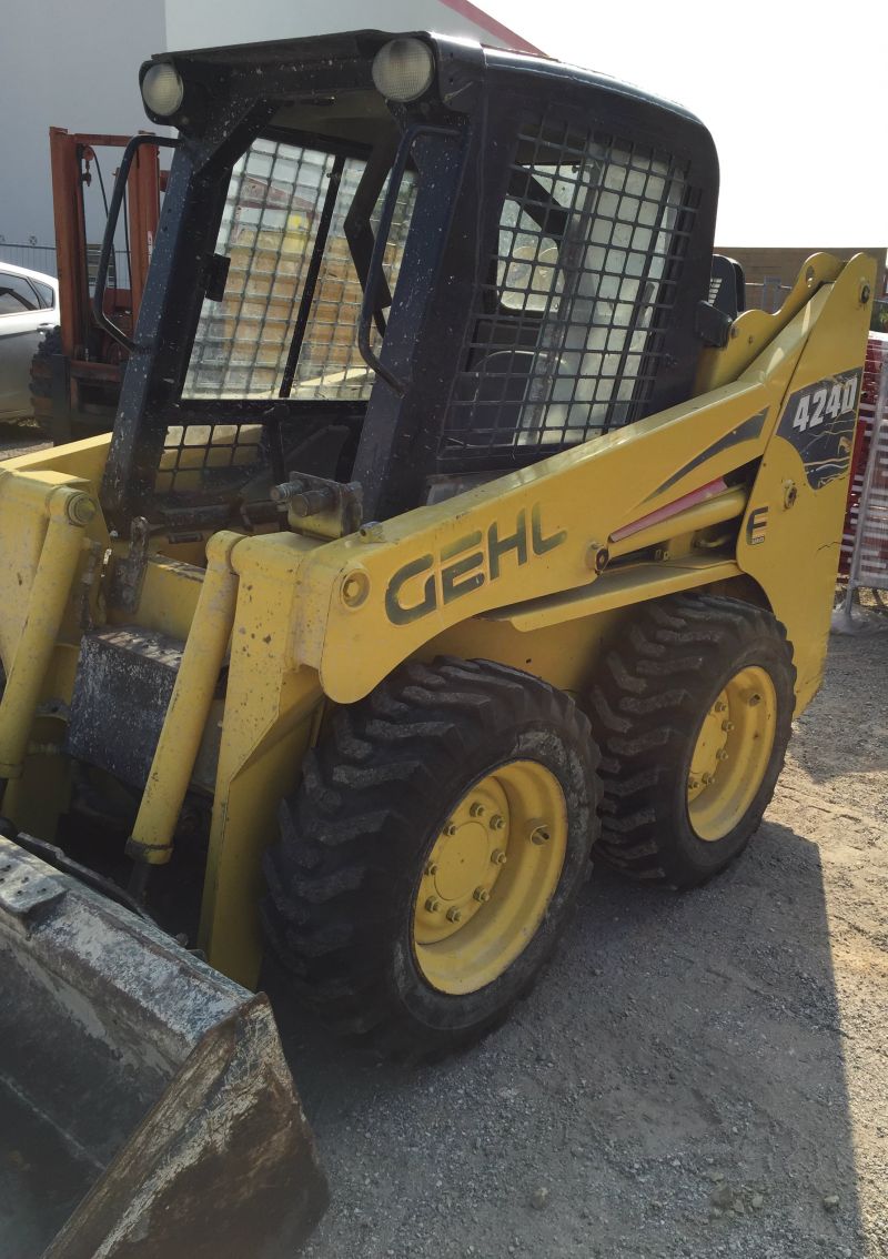 Mini chargeur Occasion GHEL sur le 83